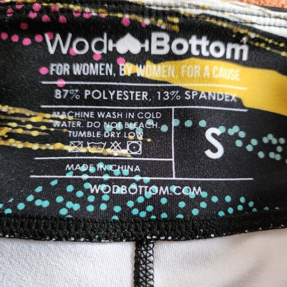 WODBOTTOM MID-RISE ATHLETIC BOOTY SHORTS - Picture 5 of 5